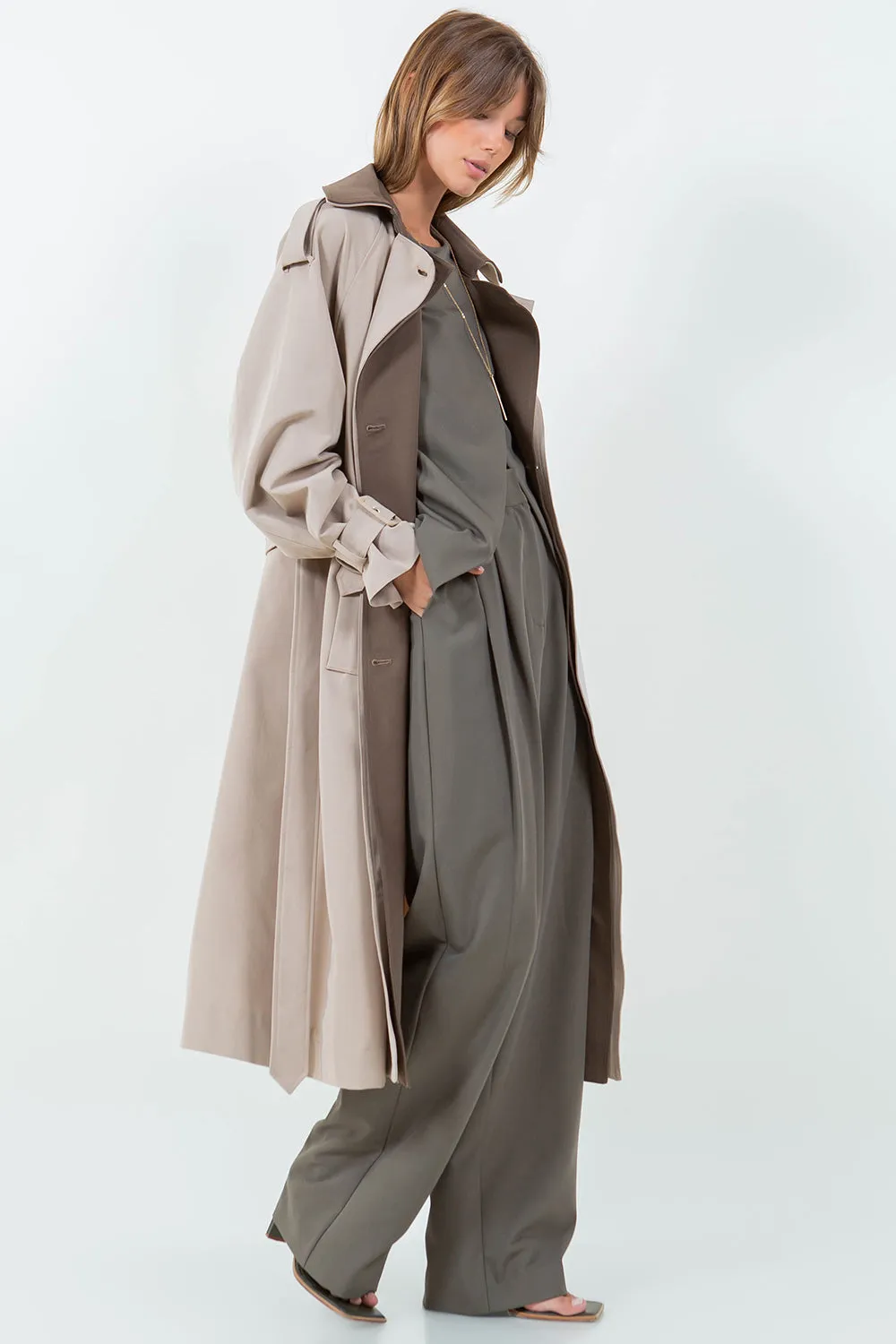 CONTRAST DOUBLE BREASTED TRENCH COAT - BROWN