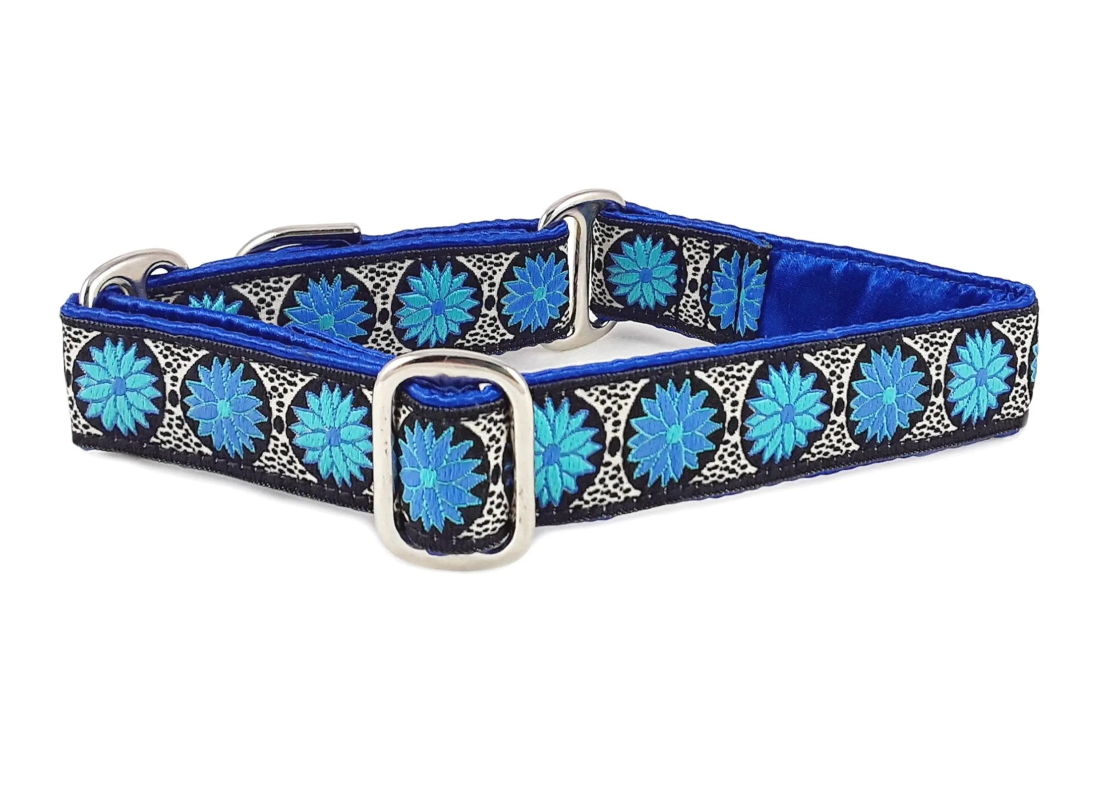 Daisy Chains in Blue - Martingale or Buckle Dog Collar - 1" Width