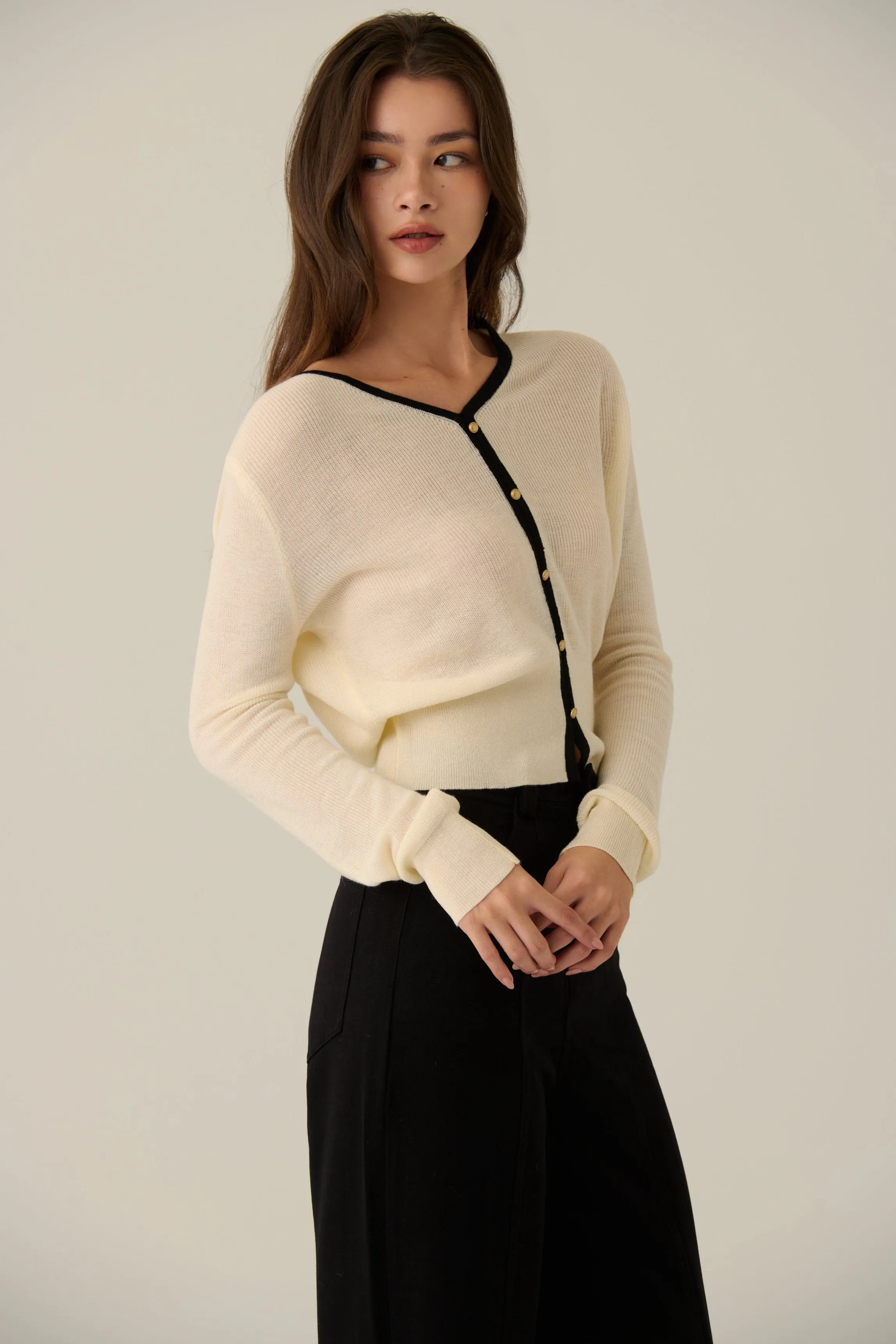 Fitted just right cardigan in Beige/Grey