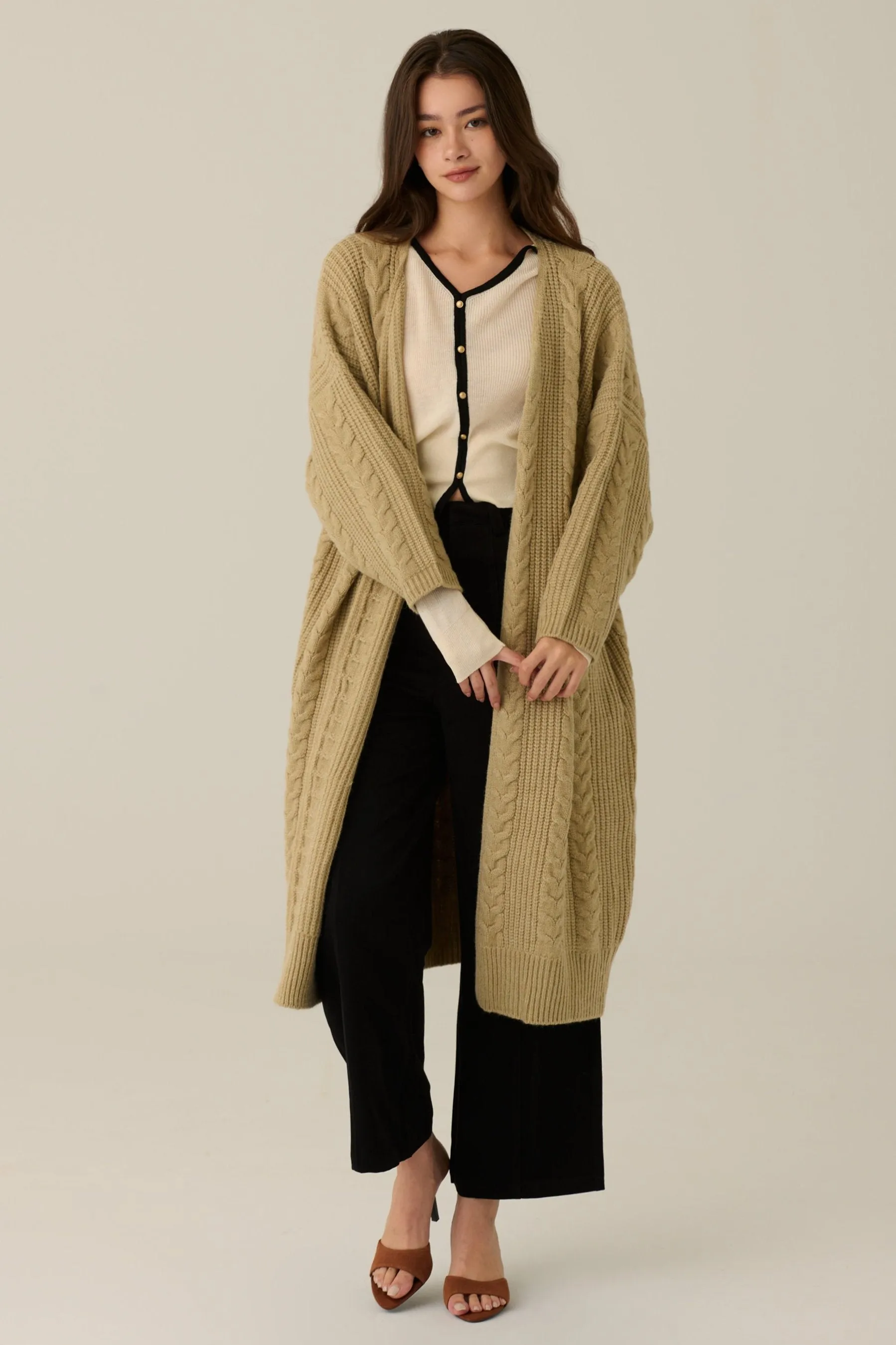 Fitted just right cardigan in Beige/Grey