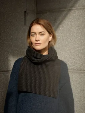 Pleece Turtleneck