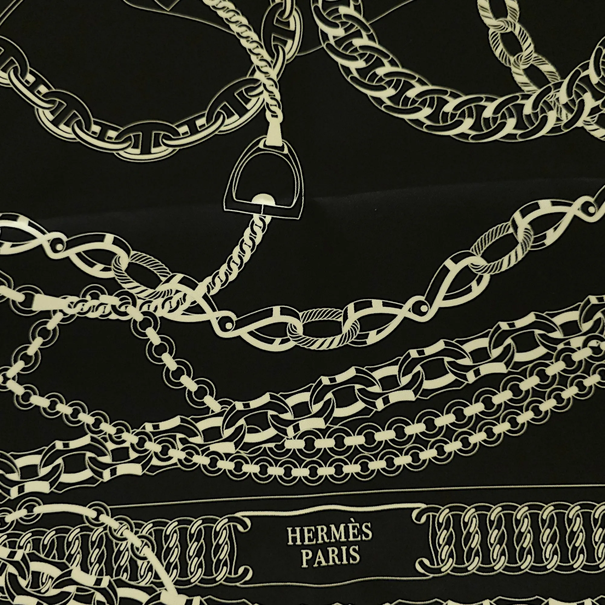 Reaction En Chaines 90 Black Scarf
