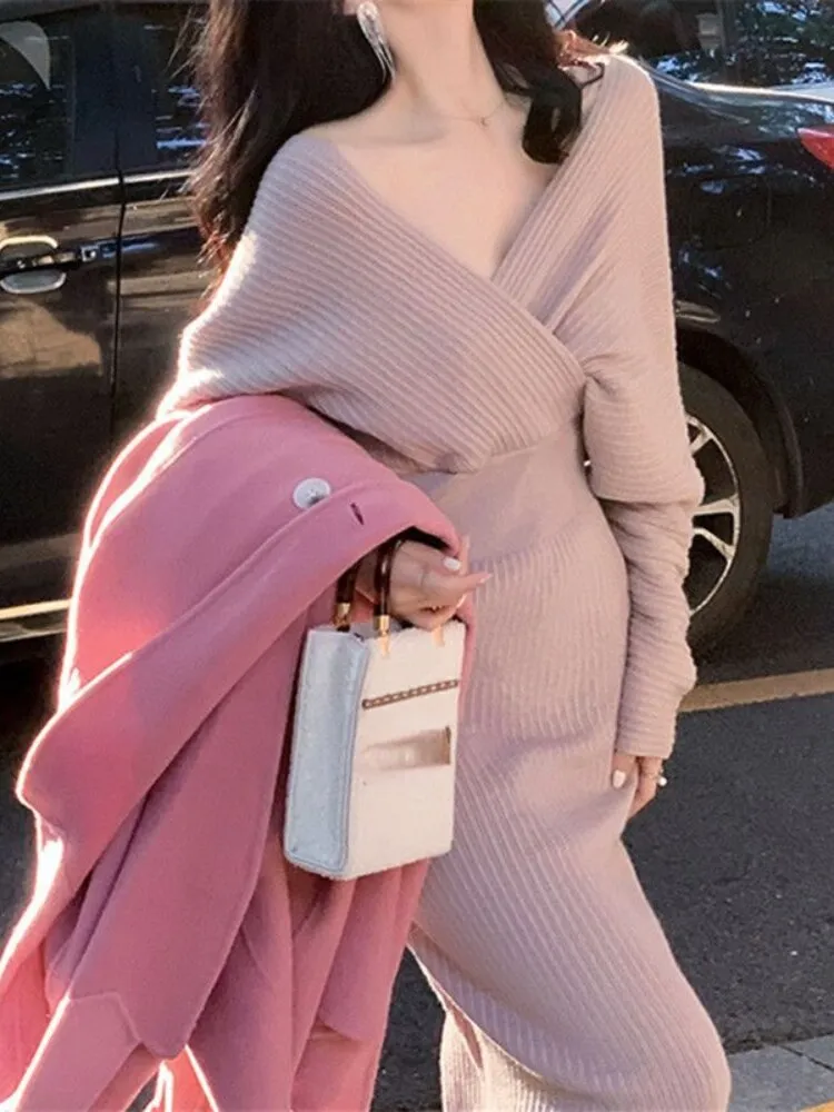 Women's Celebrity Style Sweater Dress V-Neck Backing Temperament Commuter Knit Long Sweater Dress