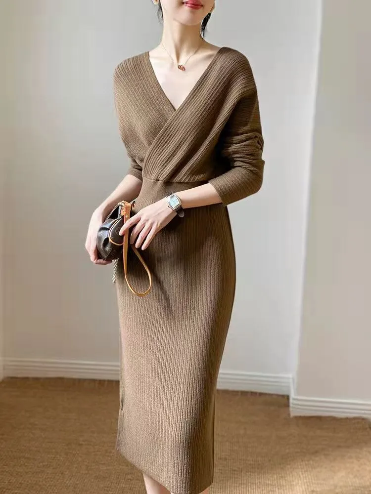 Women's Celebrity Style Sweater Dress V-Neck Backing Temperament Commuter Knit Long Sweater Dress